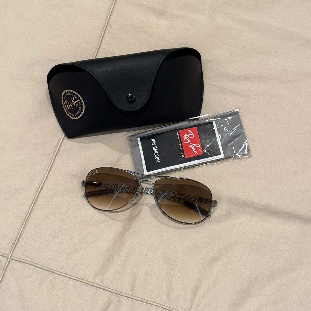 Ray-Ban Aviator Sunglasses with Case